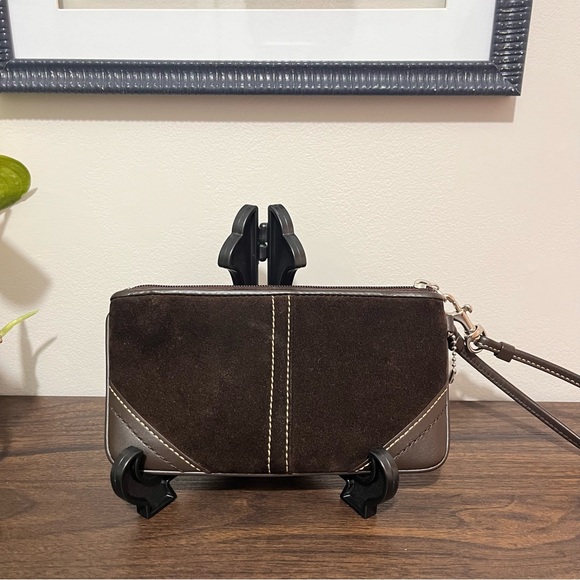 Vintage Coach Y2K suede wristlet - Picture 7 of 7